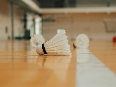 Abstract light patterns reflecting in a fitness hall